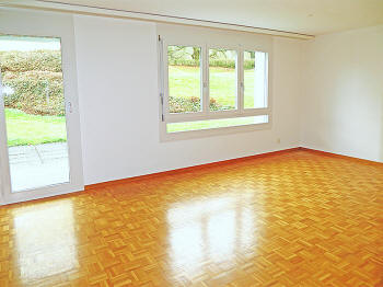 Grossz�gier und heller Wohnraum