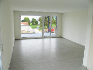 Wohnzimmer vergr�ssern; Richtung Balkon